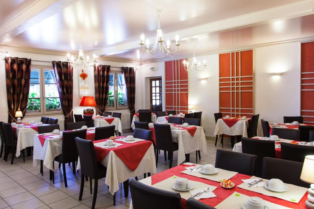 Photo of Others in Beze