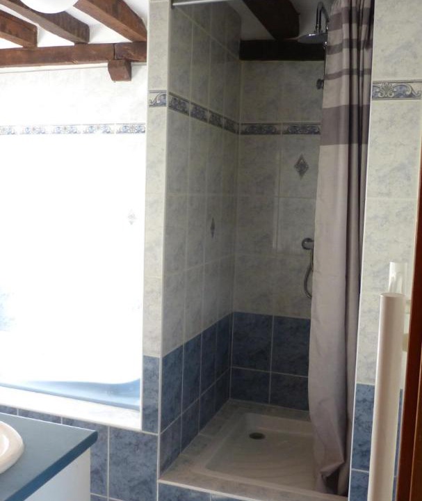 Photo of Bathroom in Pertheville-Ners