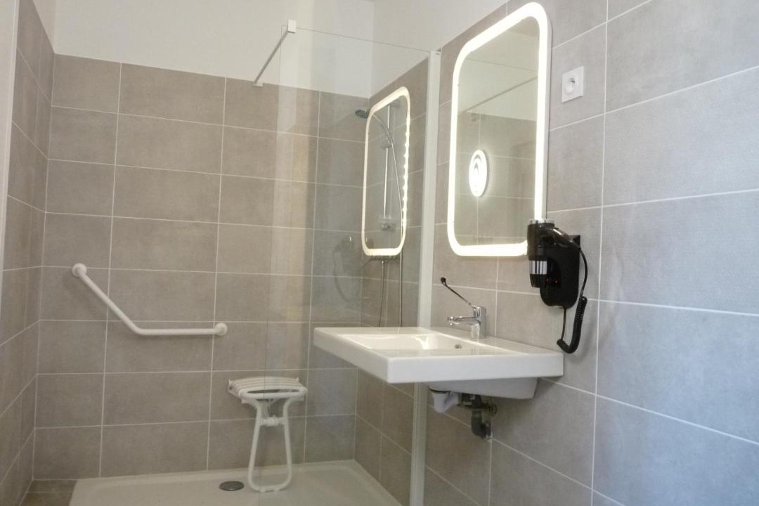 Photo of Others in Donzere