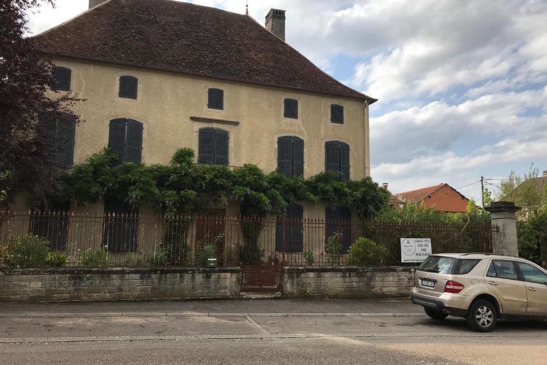 Photo of Buildings in Corre