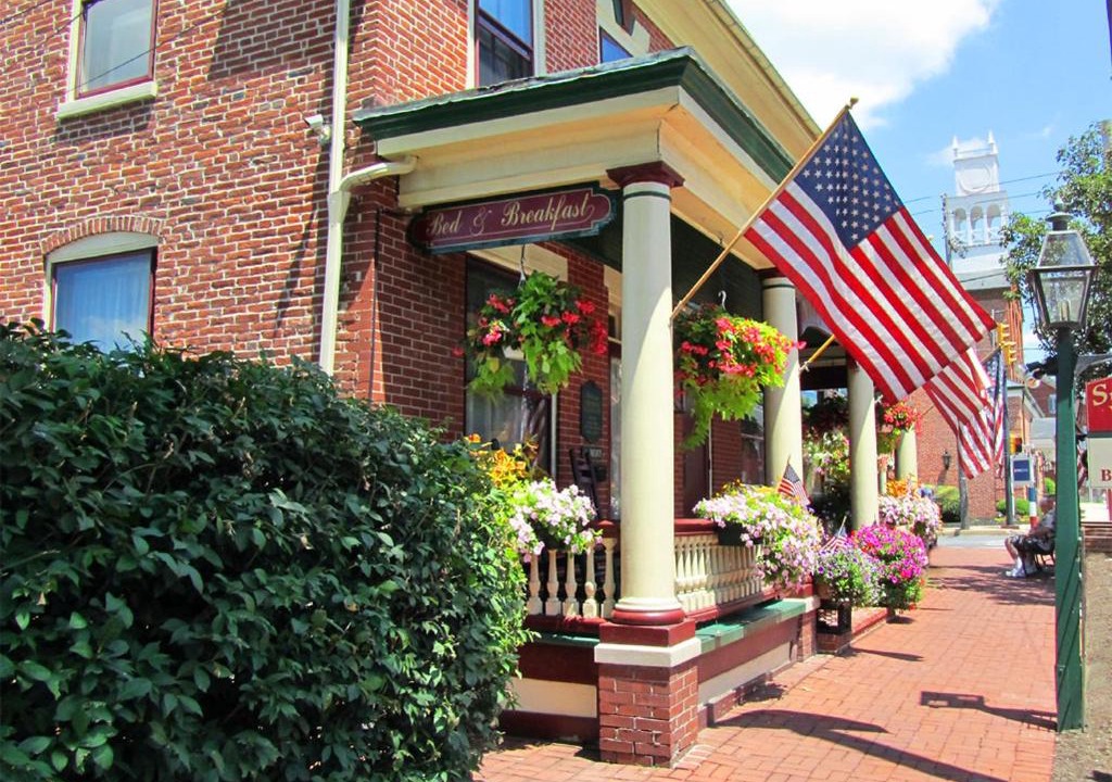 Photo of Others in Strasburg