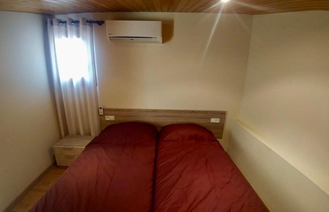 Photo of Bedroom in Vic