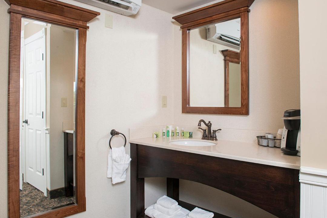 Photo of Others in Bird In Hand