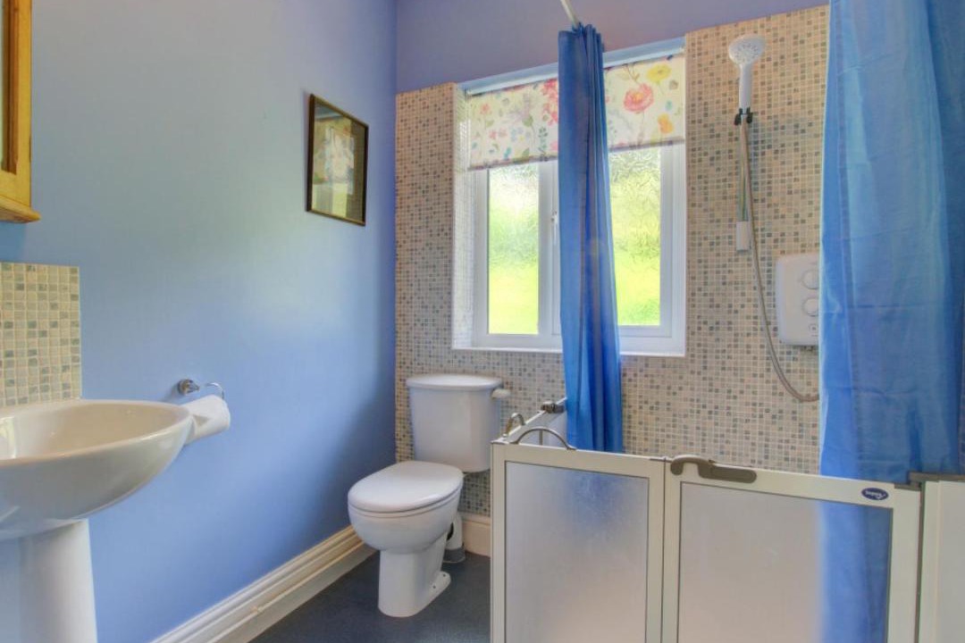 Photo of Bathroom in Glyn Ceiriog
