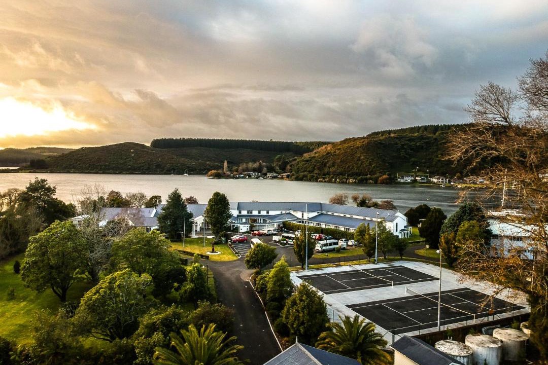 Photo of Others in Mourea