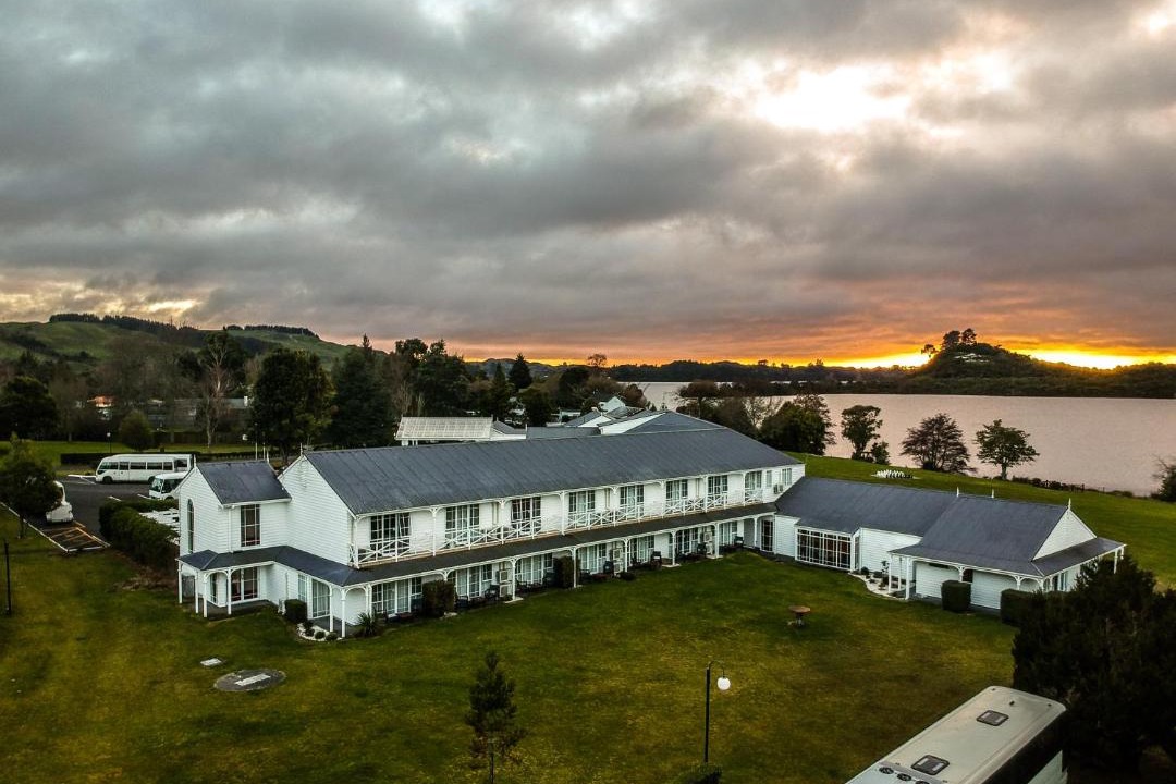 Photo of Others in Mourea