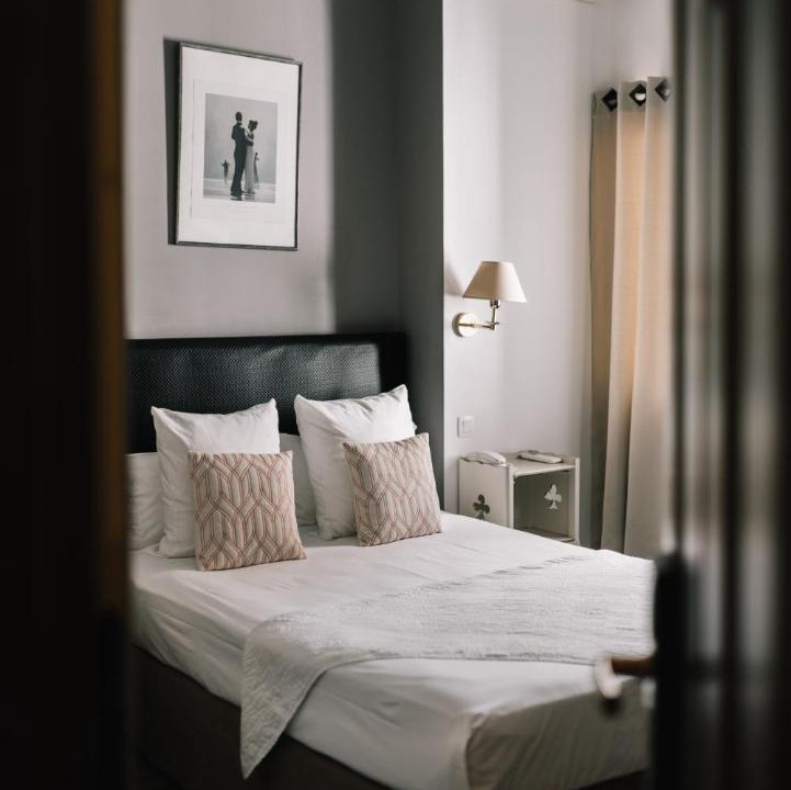 Photo of Others in Cite