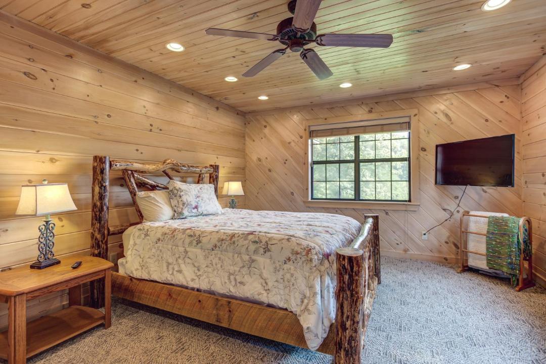 Photo of Bedroom in McCaysville