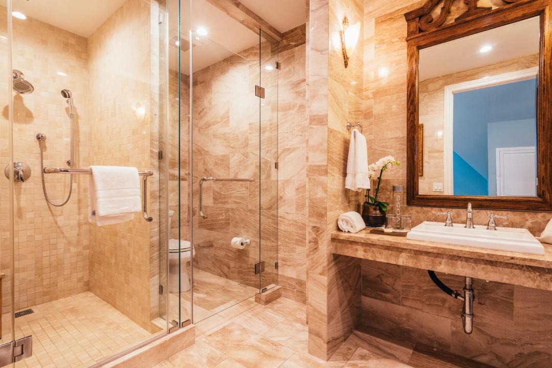 Photo of Bathroom in Lower Pacific Heights