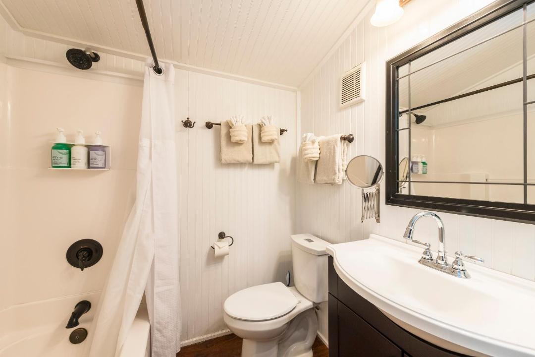 Photo of Bathroom in Historic Seaport