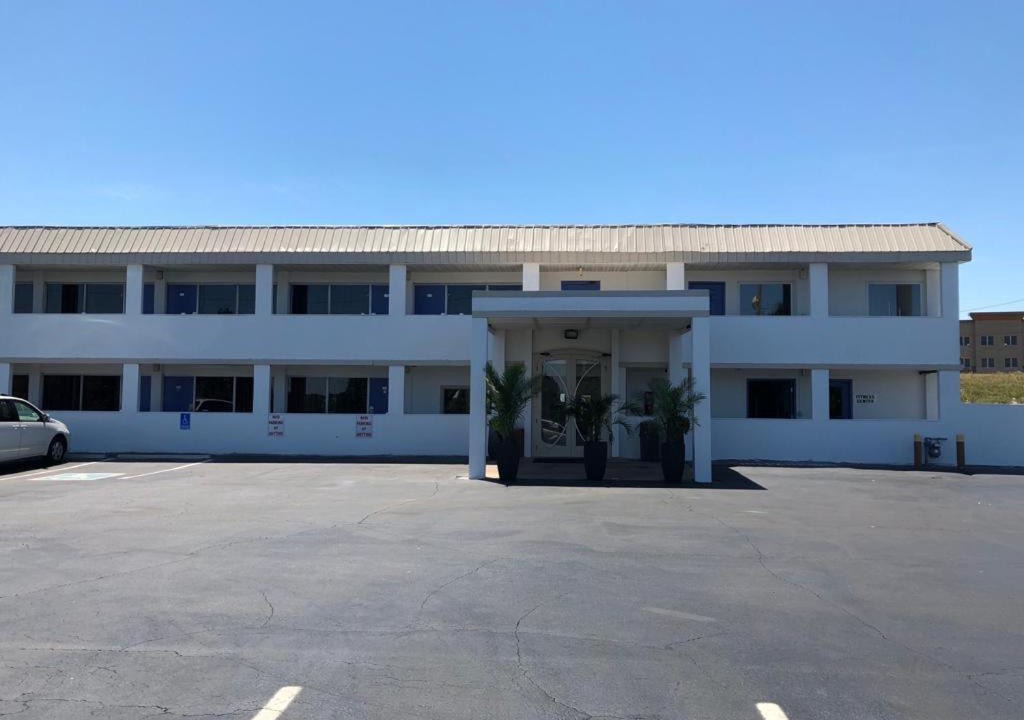 Photo of Others in Monroe