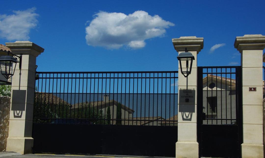 Photo of Buildings in Uzes