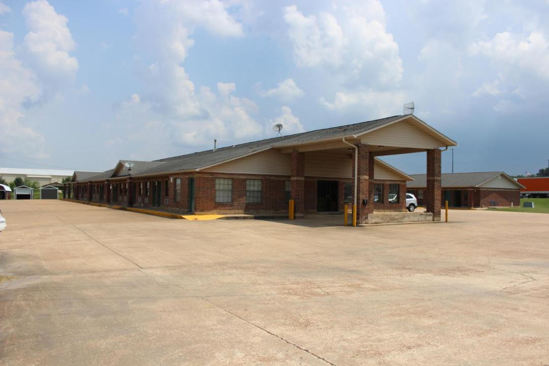 Photo of Others in Wynne