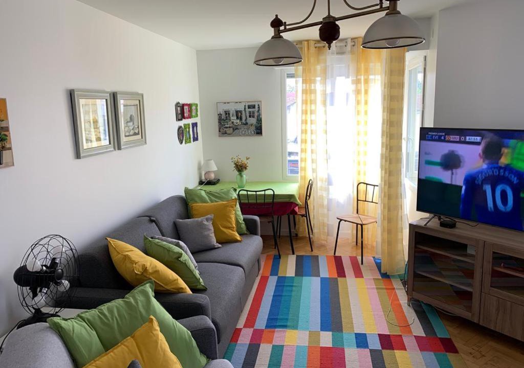 Photo of Livingroom in Suresnes