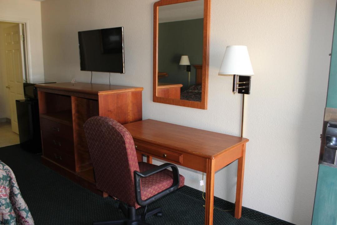 Photo of Others in Wynne