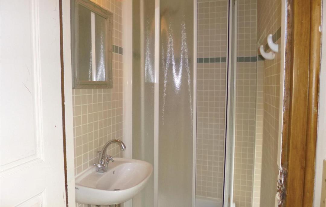 Photo of Bathroom in Ocquerre