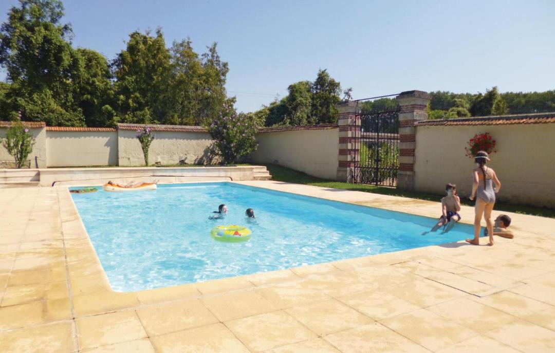 Photo of Others in Ocquerre