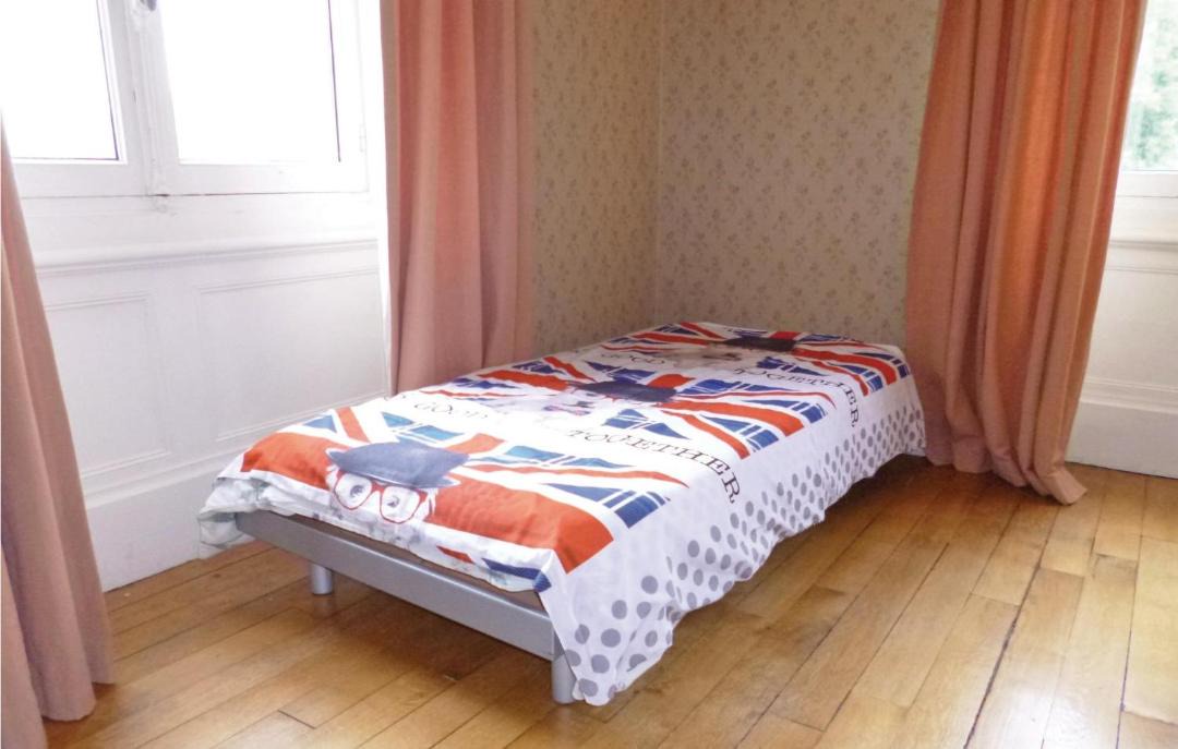 Photo of Bedroom in Ocquerre