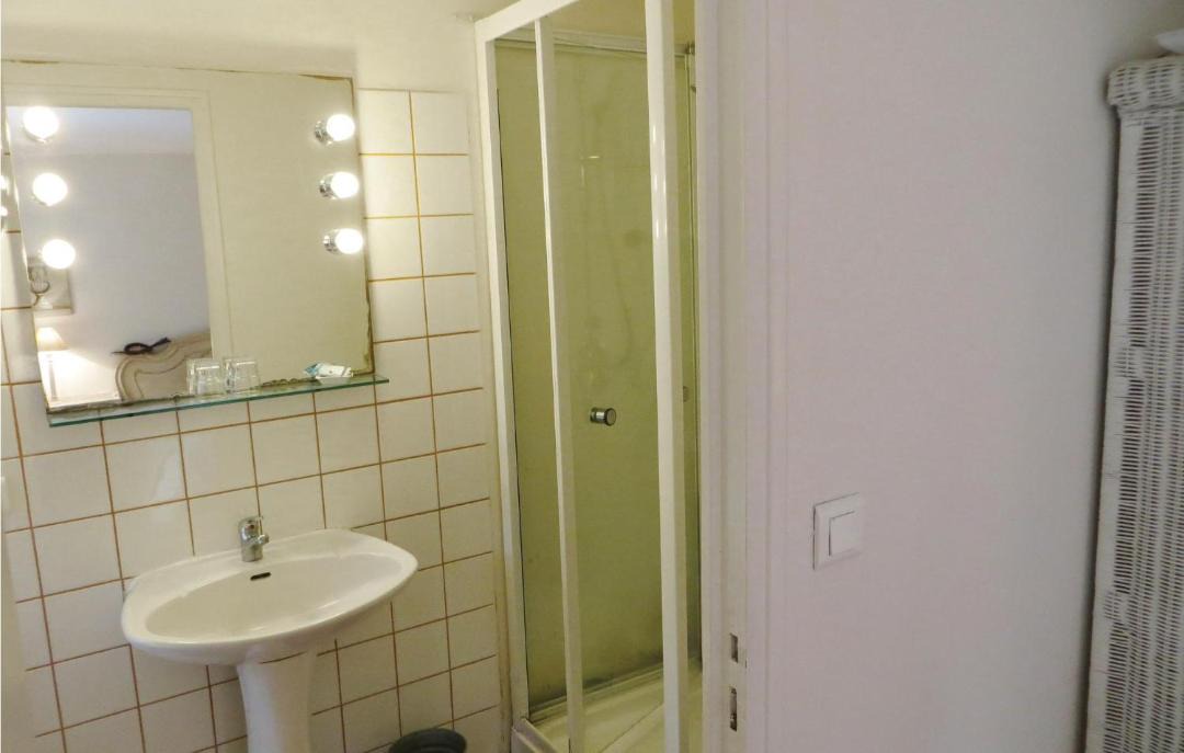 Photo of Bathroom in Saint-Branchs