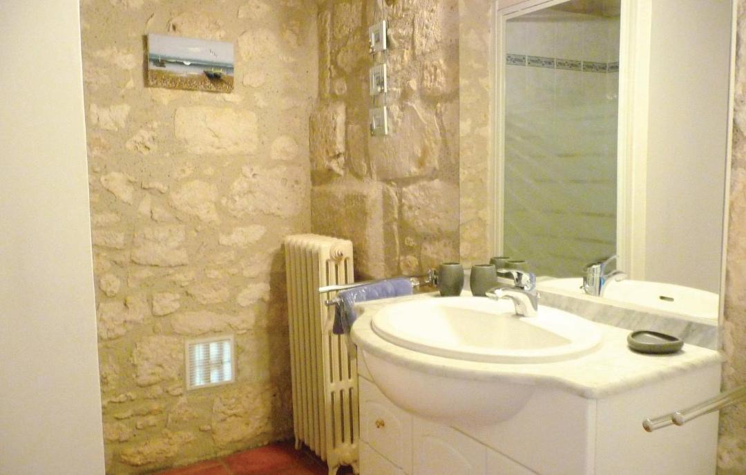 Photo of Bathroom in Beauville