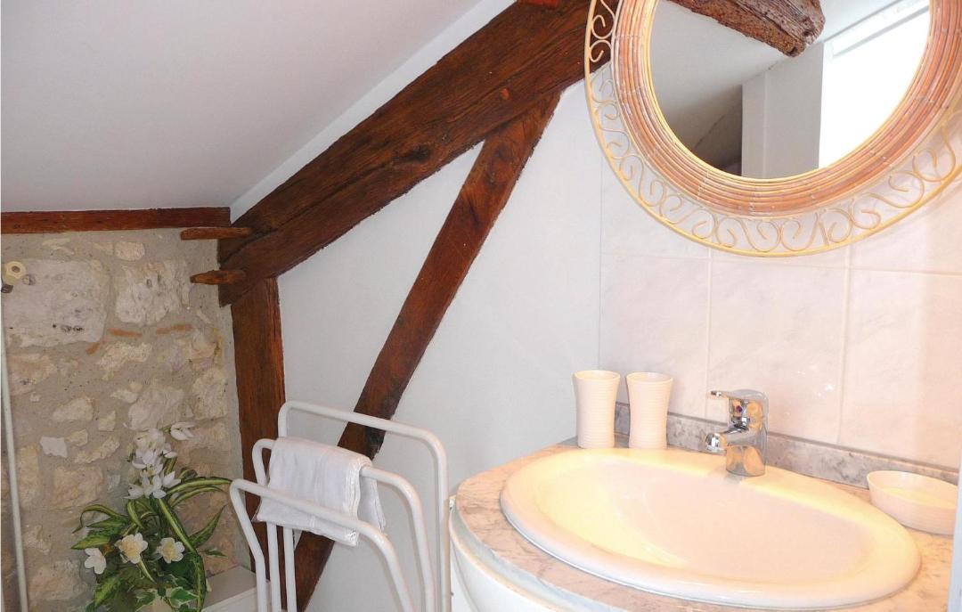 Photo of Bathroom in Beauville