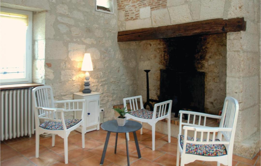 Photo of Livingroom in Beauville