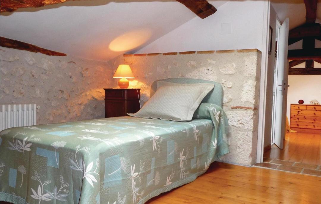 Photo of Bedroom in Beauville