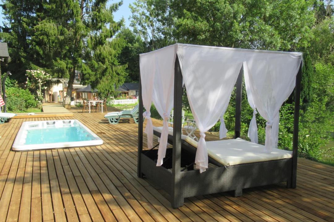 Photo of Others in Luceau