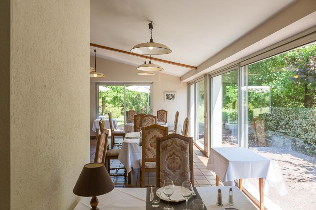 Photo of Livingroom in Etauliers