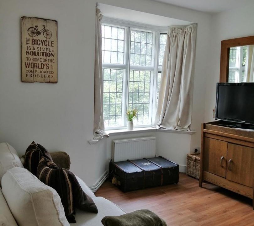 Photo of Livingroom in Hindhead