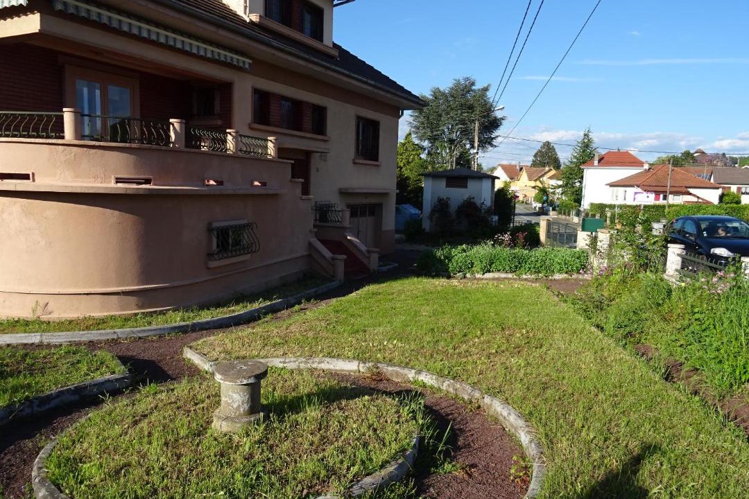 Photo of Buildings in Exincourt