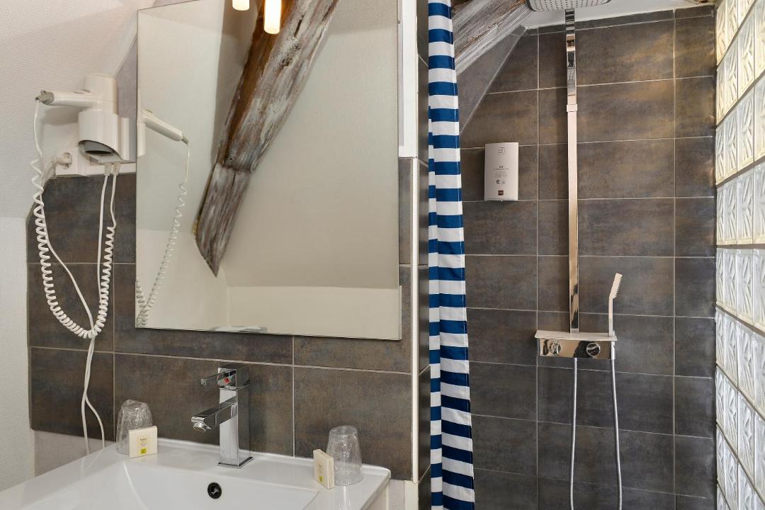 Photo of Bathroom in Le Grand-Pressigny