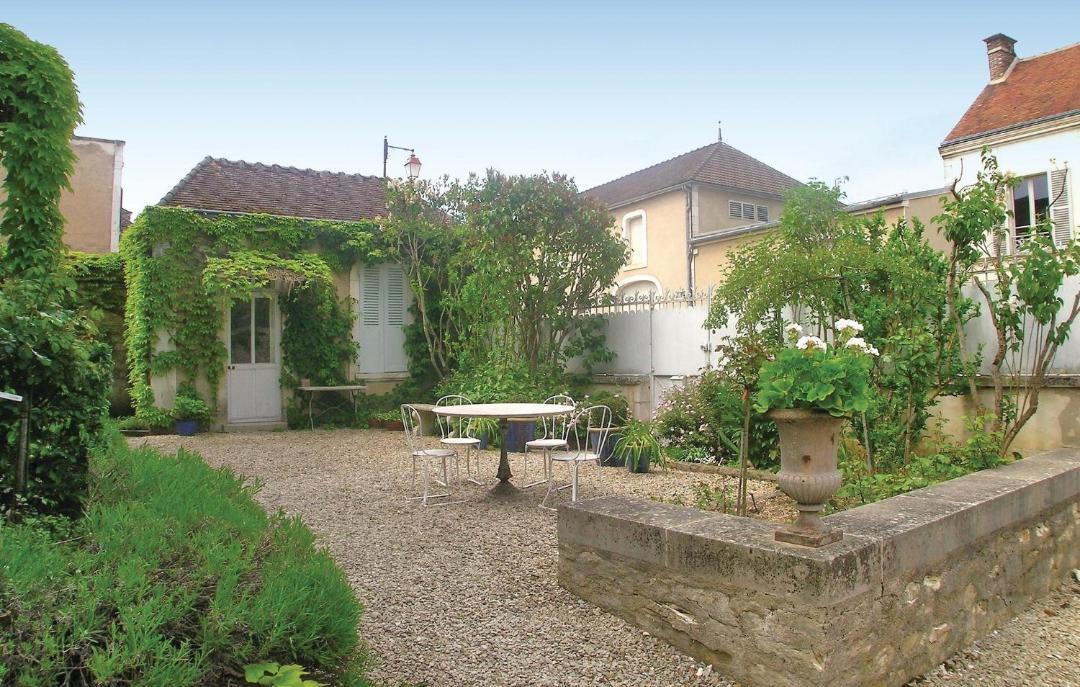 Photo of Others in Chablis