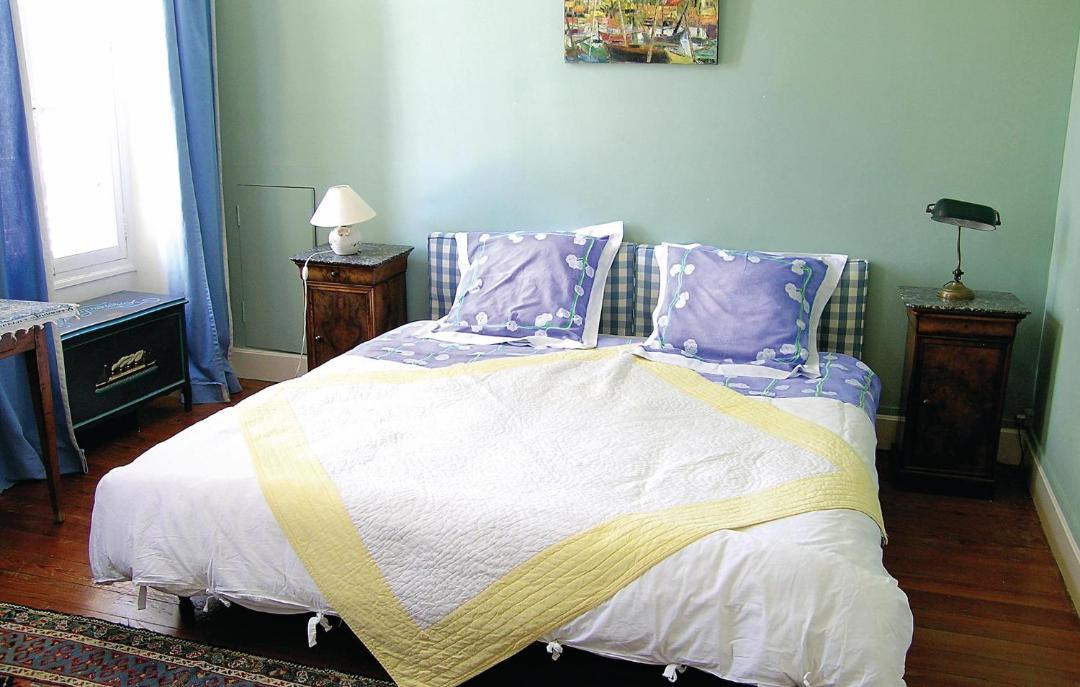 Photo of Bedroom in Chablis