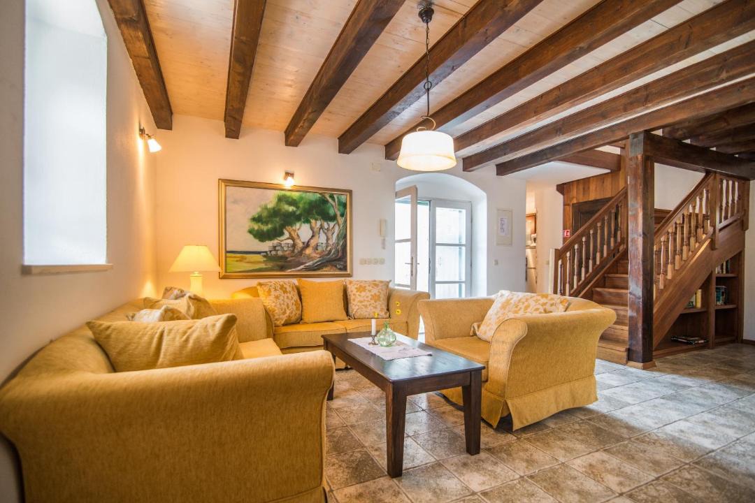 Photo of Livingroom in Mirce
