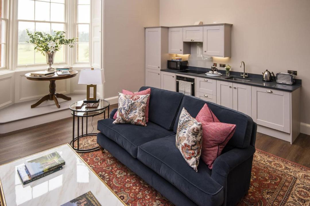 Photo of Others in Lauder