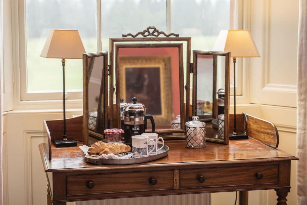 Photo of Others in Lauder