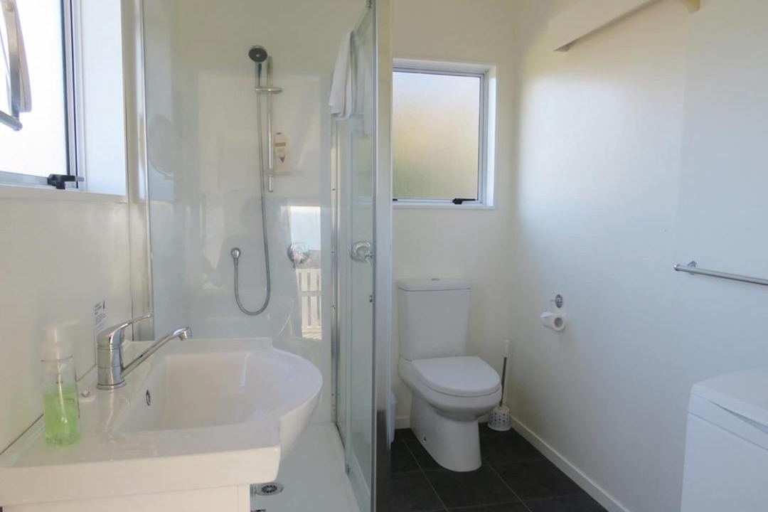 Photo of Bathroom in Onetangi
