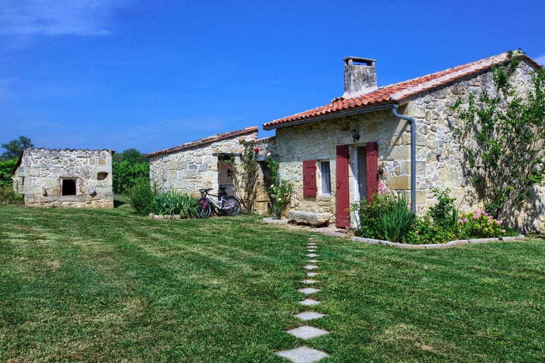 Photo of Buildings in Puisseguin