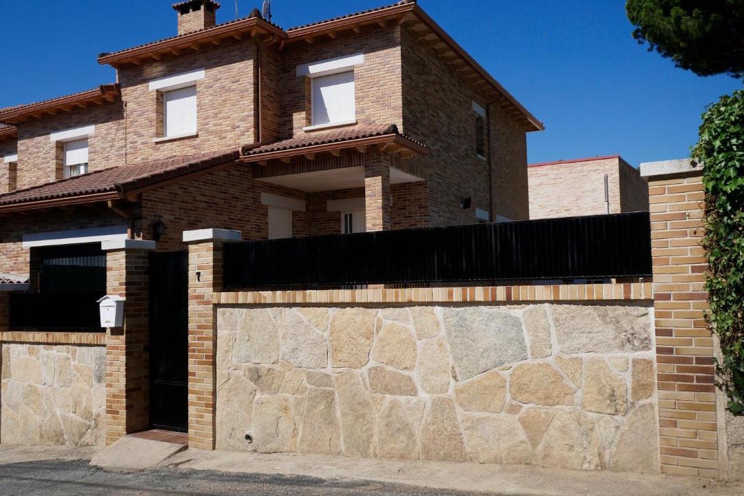 Photo of Buildings in Cadalso de los Vidrios