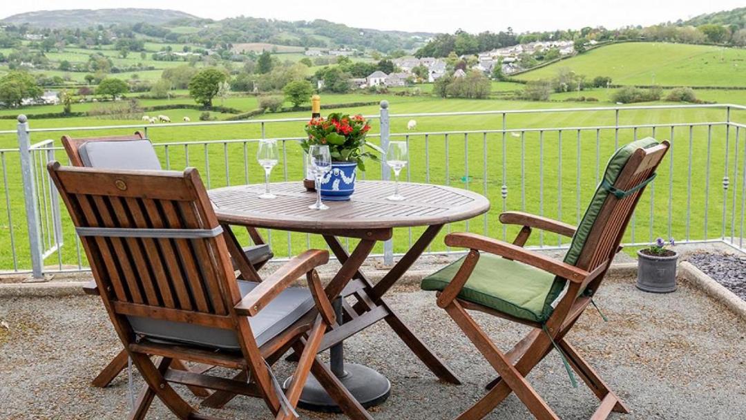 Photo of Others in Henryd