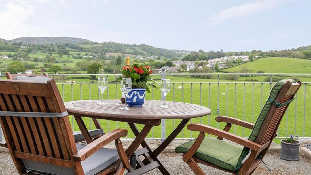 Photo of Others in Henryd