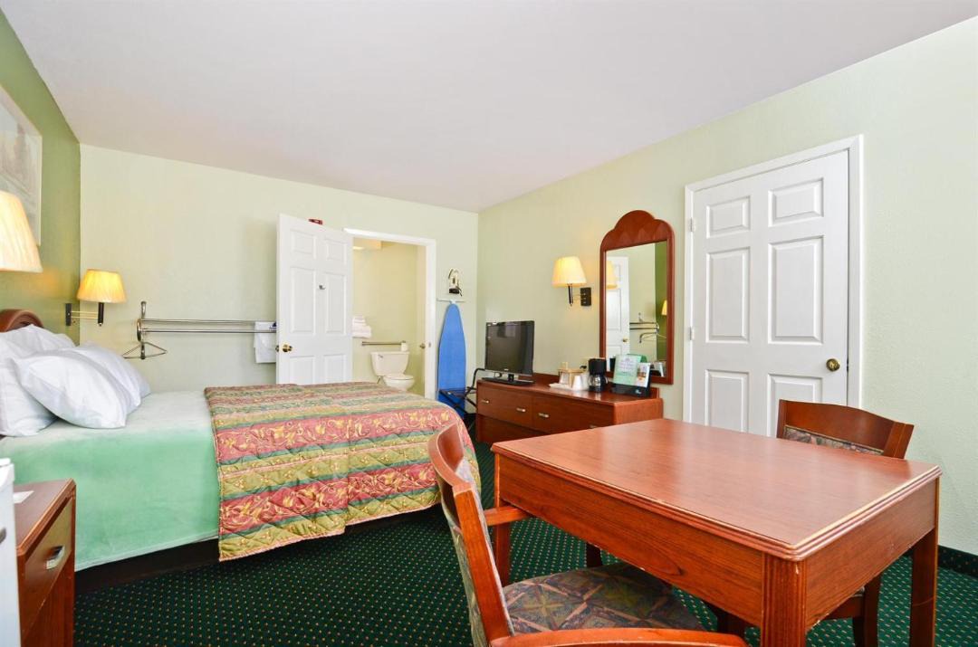 Photo of Bedroom in Smithville