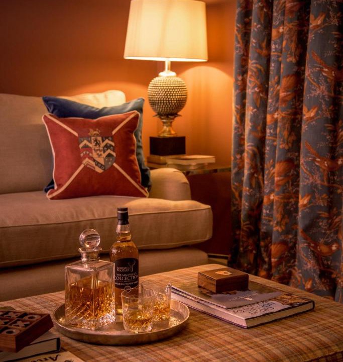 Photo of Others in Lauder