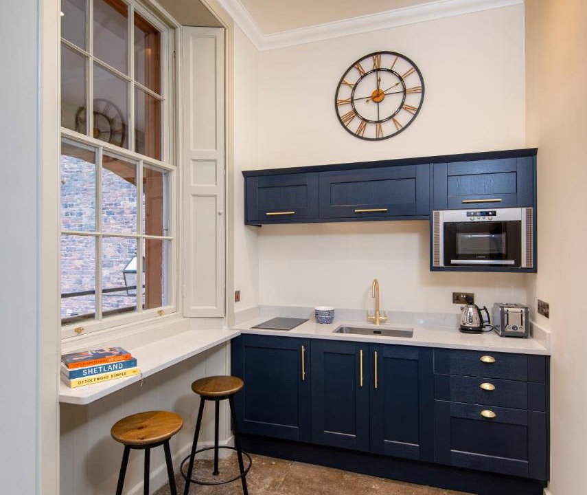 Photo of Others in Lauder