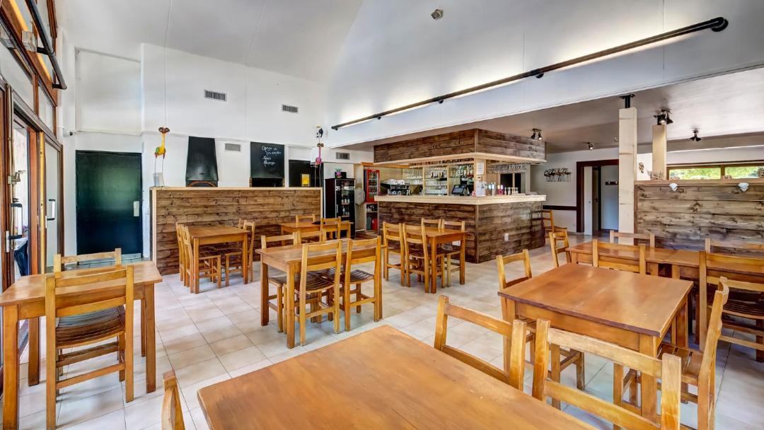 Photo of Others in Motz