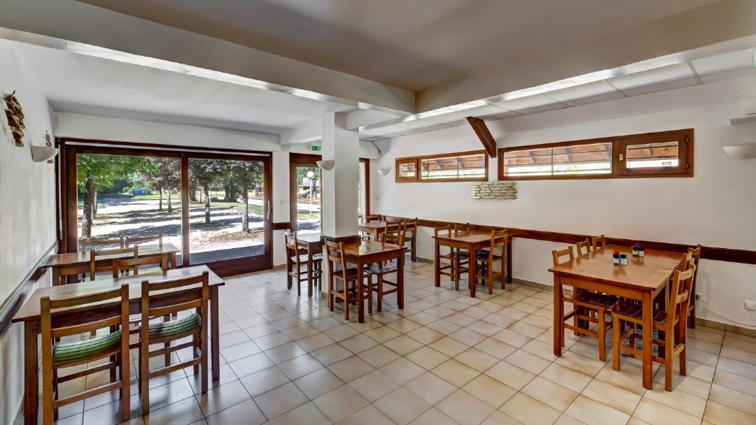 Photo of Others in Motz