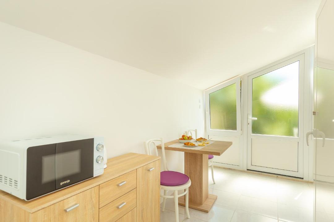 Photo of Kitchen in Pile