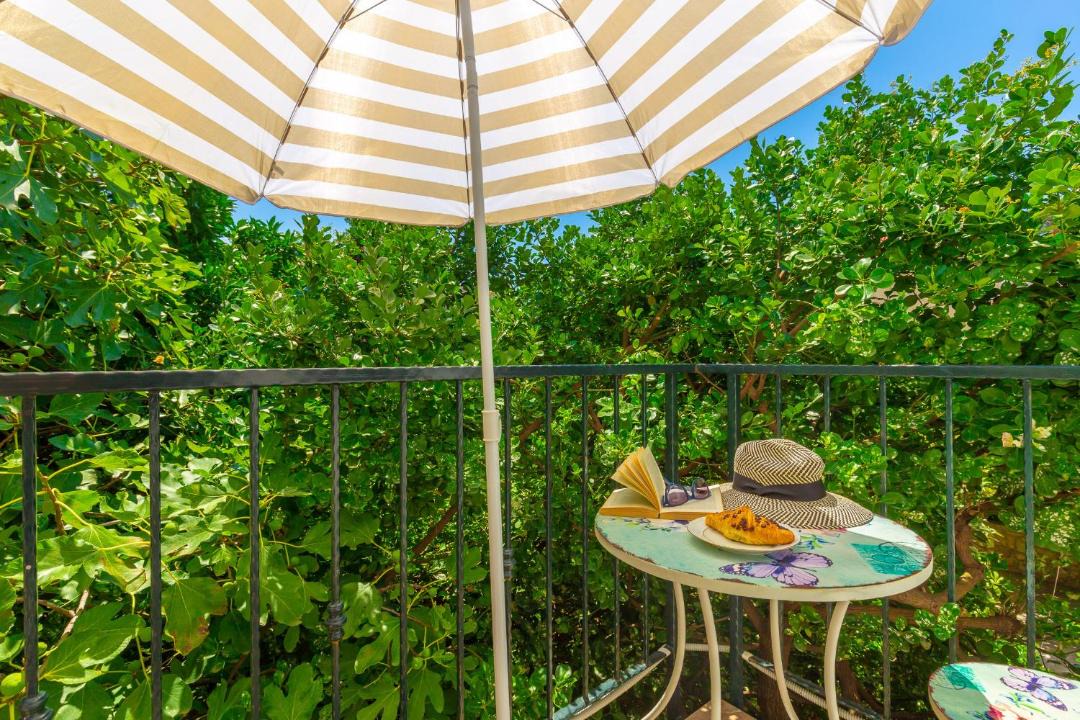Photo of Patio Balcony in Pile
