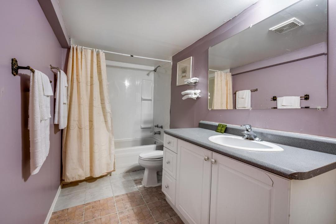 Photo of Bathroom in Long Sault